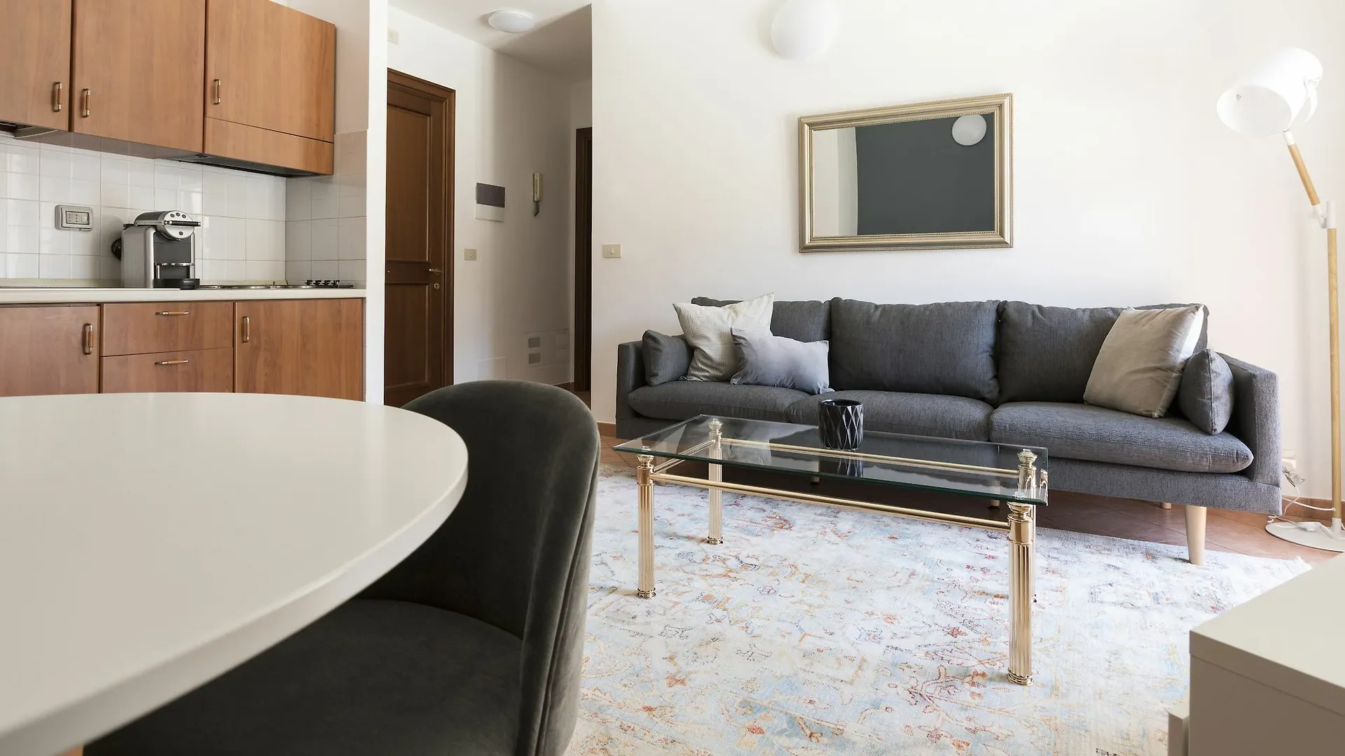 Modern 2Br In San Pietro / Vaticano By Sonder ローマ アパート